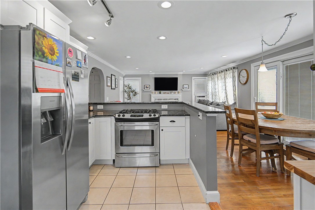 16 Edison Street Warwick, RI 02889 - Photo 14 of 26 Gallery Image 14