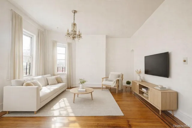 $3,349 | 194 Summit Avenue, Unit 2, Mount Vernon, NY 10550