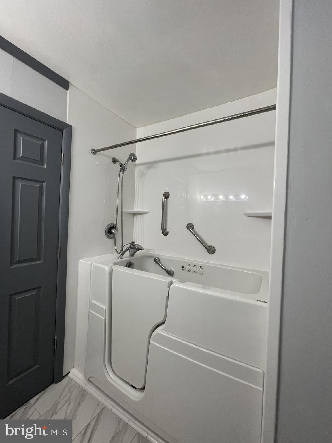 6 Ridgelawn Road, Unit C Reisterstown, MD 21136 - Photo 25 of 28 a utility room with dryer and washer