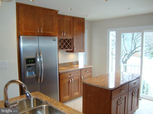 205 Castleton Place Upper Marlboro, MD 20774 - Photo 3 of 18 Kitchen