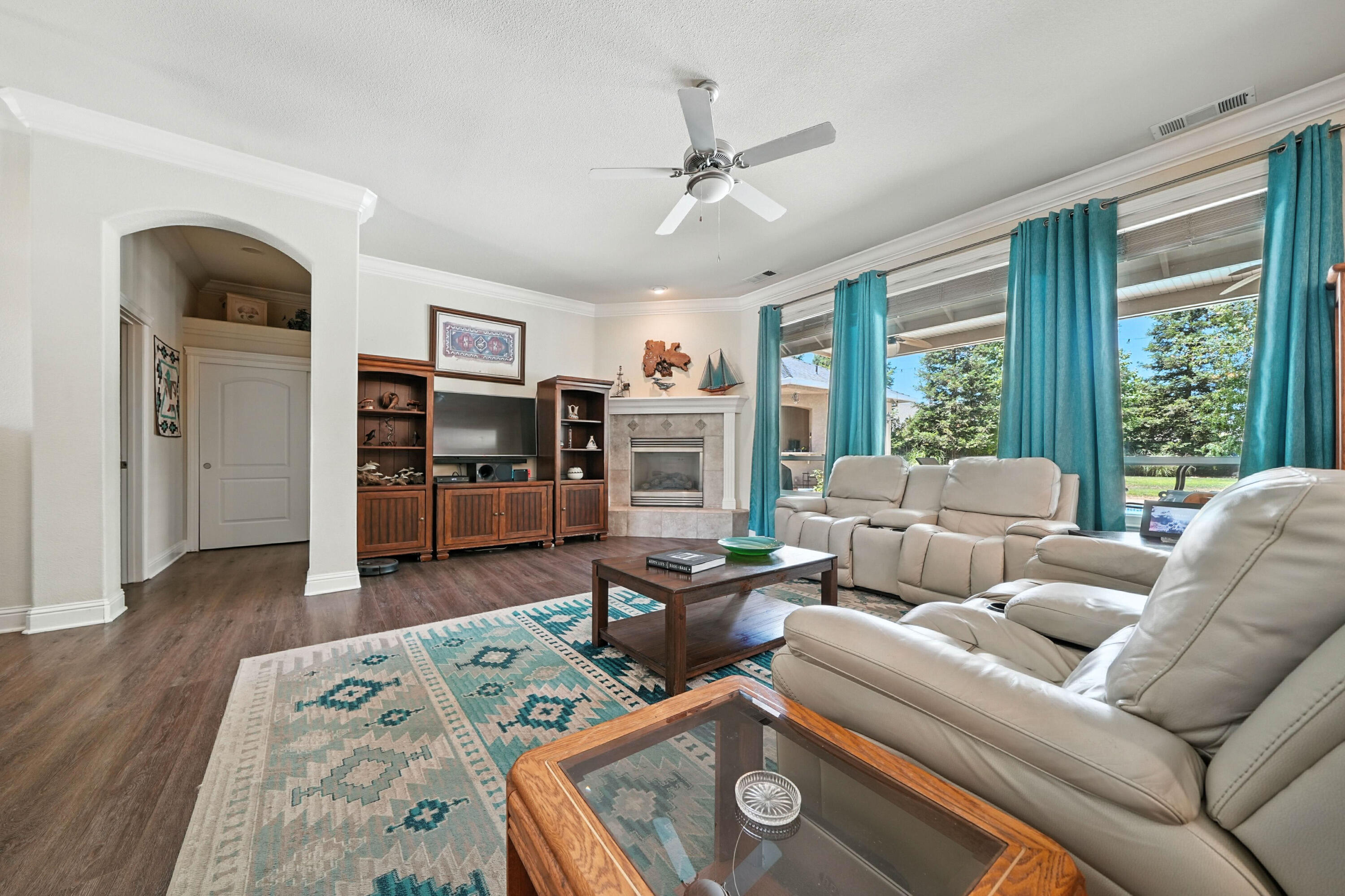 7777 Pit Road Redding, CA 96001 - Photo 5 of 27 a living room with furniture and a flat screen tv