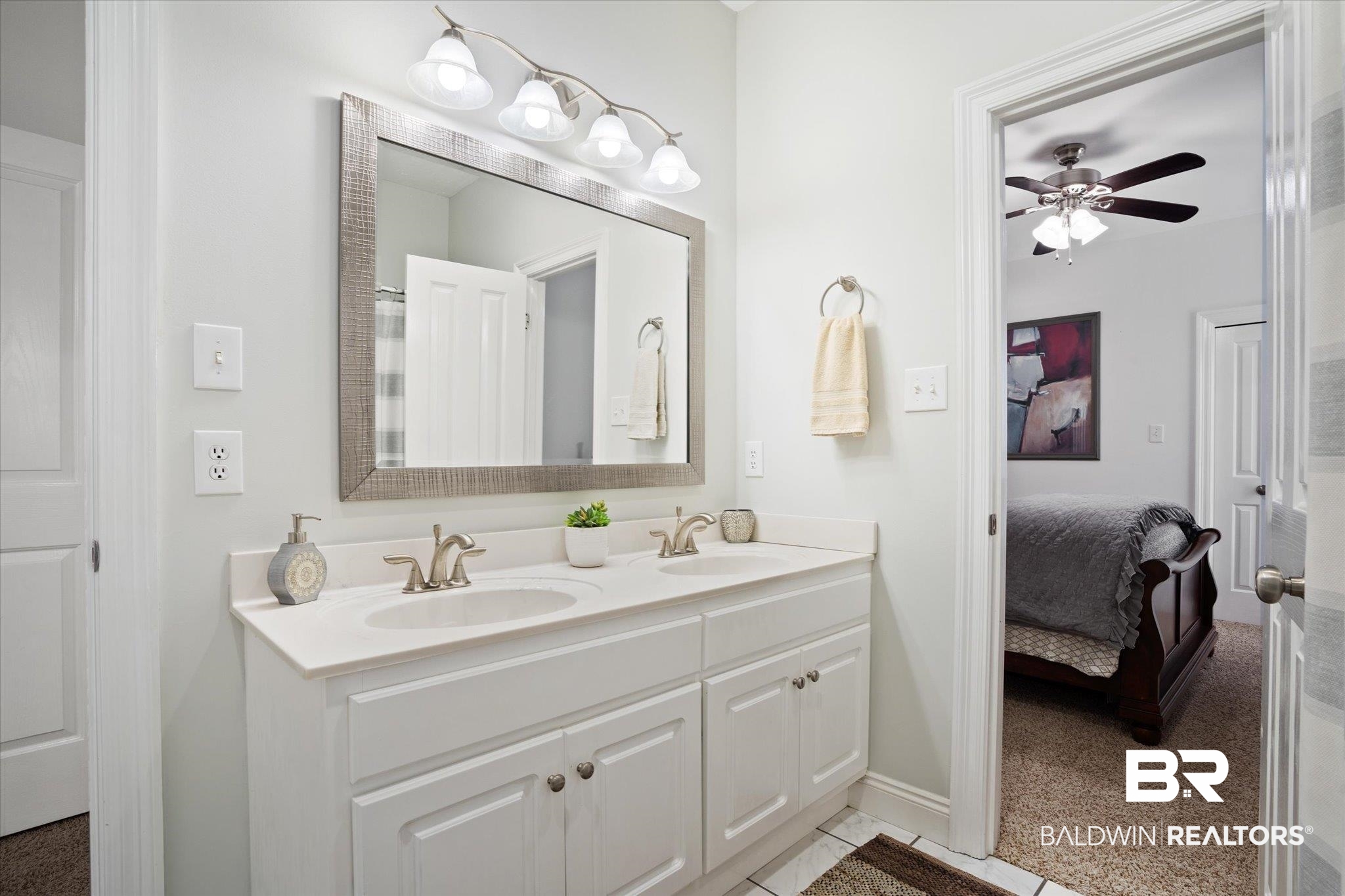 110 Chestnut Ridge Fairhope, AL 36532 - Photo 22 of 37 Jack & Jill Bath
