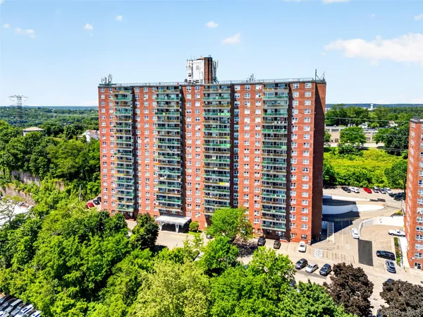 $275,000 | 1841 Central Park Avenue, Unit 18A, Yonkers, NY 10710