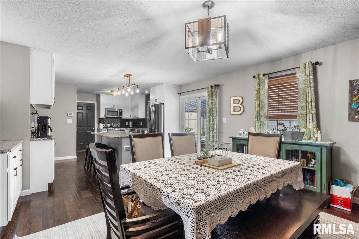 3712 Kerry Boulevard Springfield, IL 62712 - Photo 9 of 60