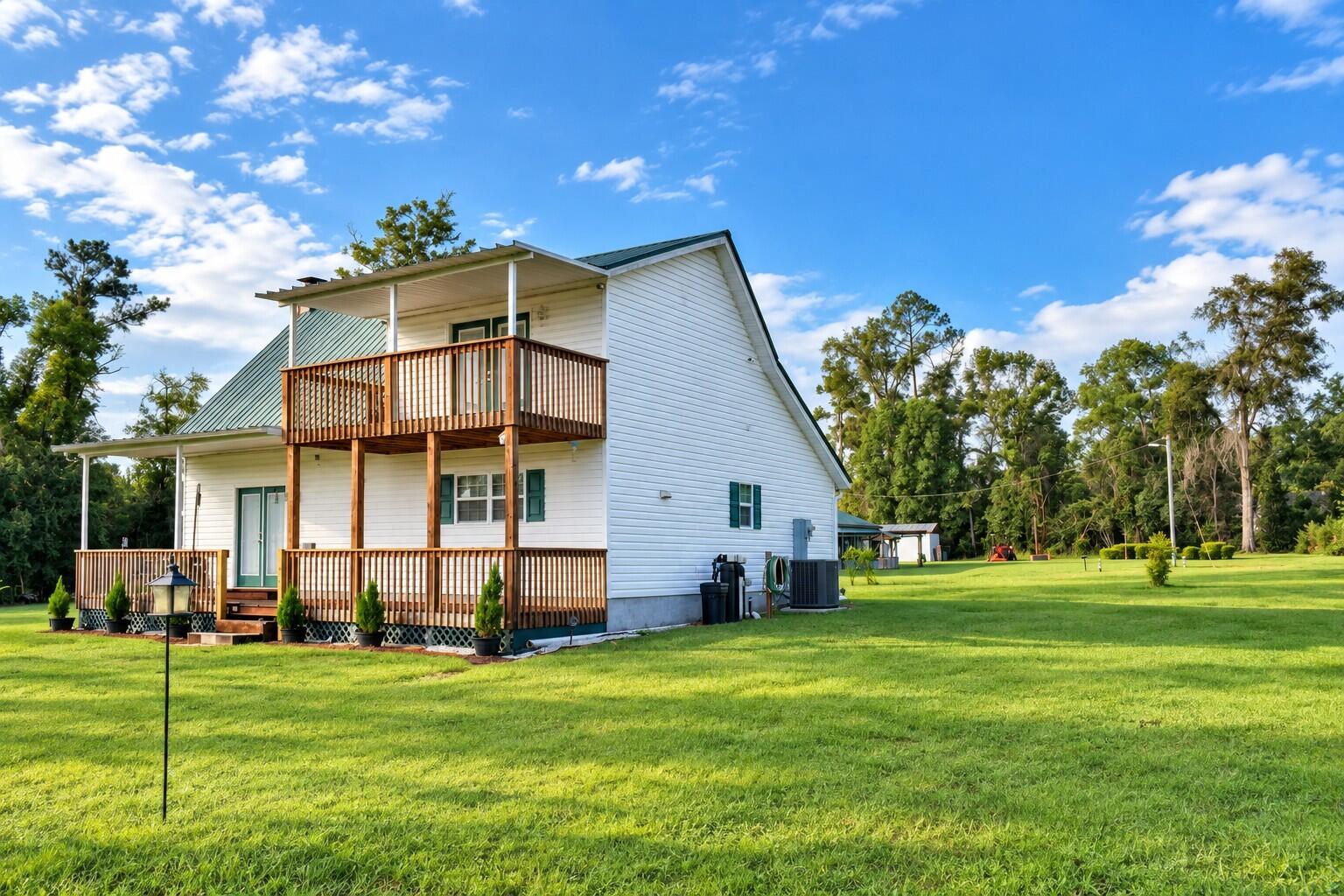 351 Northeast Bellville Road Pinetta, FL 32350 - Photo 3 of 32 V2