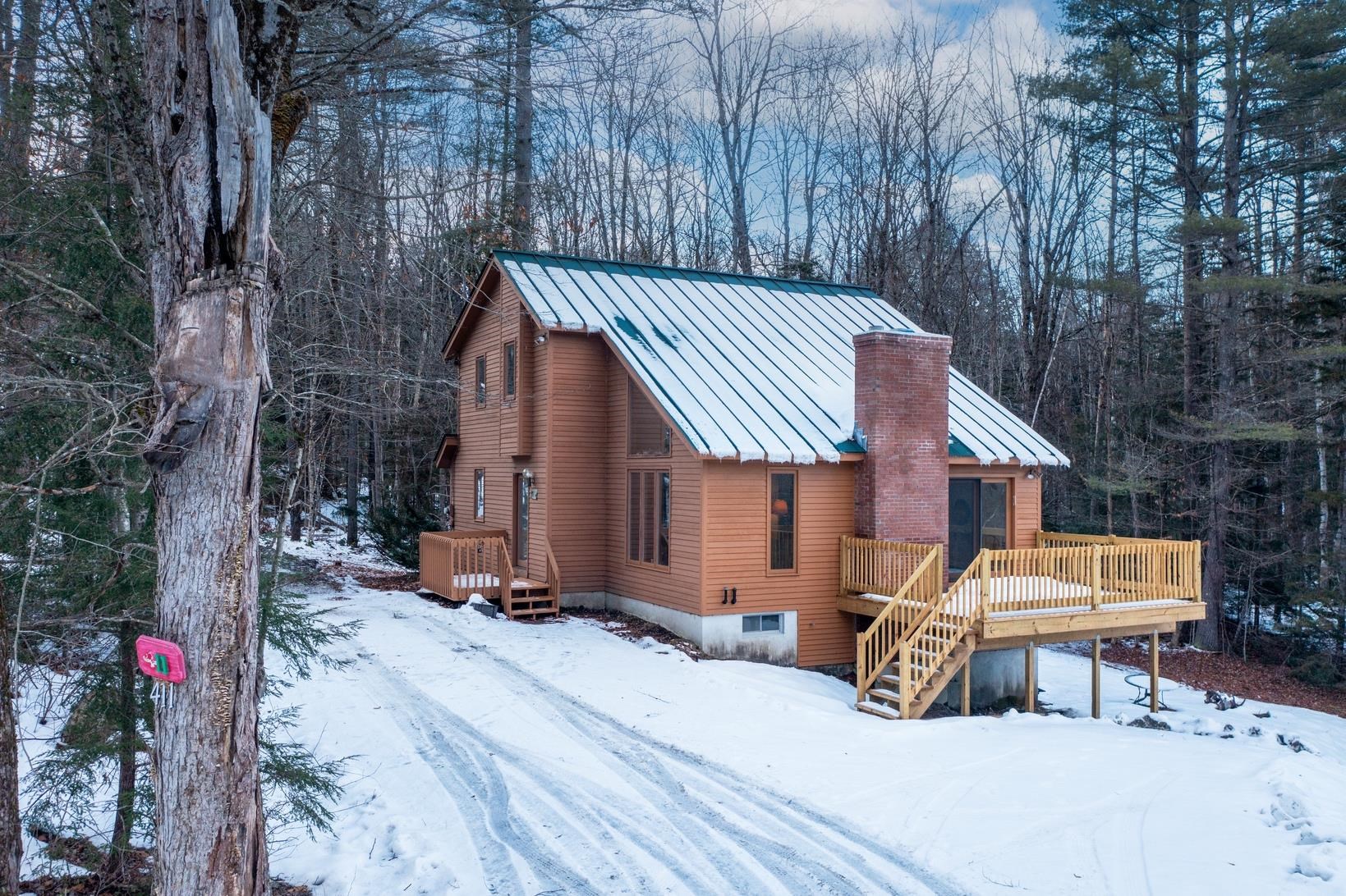 411 Stratton Gate Road Jamaica, VT 05343 - Photo 1 of 19 Gallery Image 1