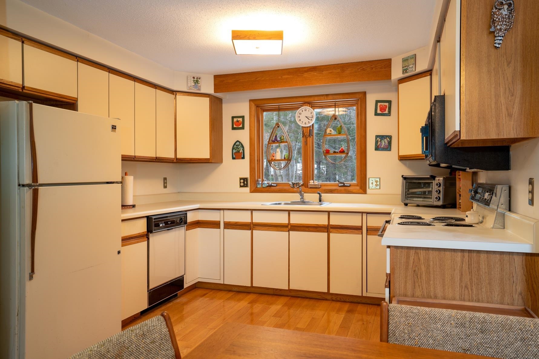 411 Stratton Gate Road Jamaica, VT 05343 - Photo 3 of 19 Gallery Image 3