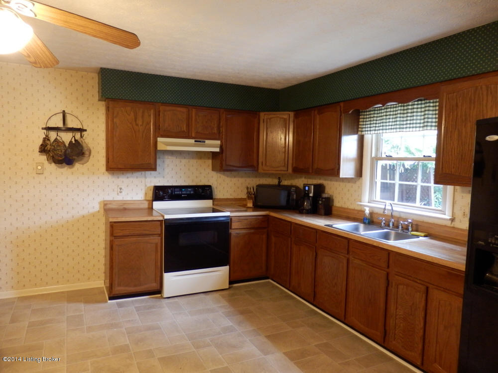 1901 Bray Ridge Road Bedford, KY 40006 - Photo 5 of 17 1901 Bray Ridge_14_Kitchen