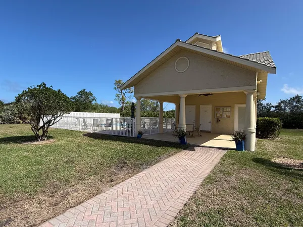 $585,000 | 12503 Southeast Plandome Drive, Hobe Sound, FL 33455
