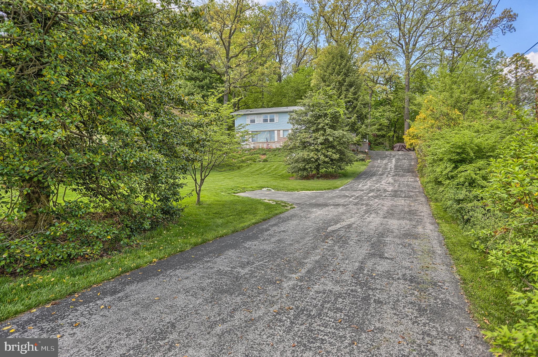 1647 Ridgewood Road York, PA 17406 - Photo 4 of 45 Gallery Image 4