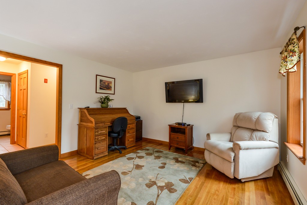 149 Quanapoag Road Freetown, MA 02717 - Photo 7 of 30 Gallery Image 7
