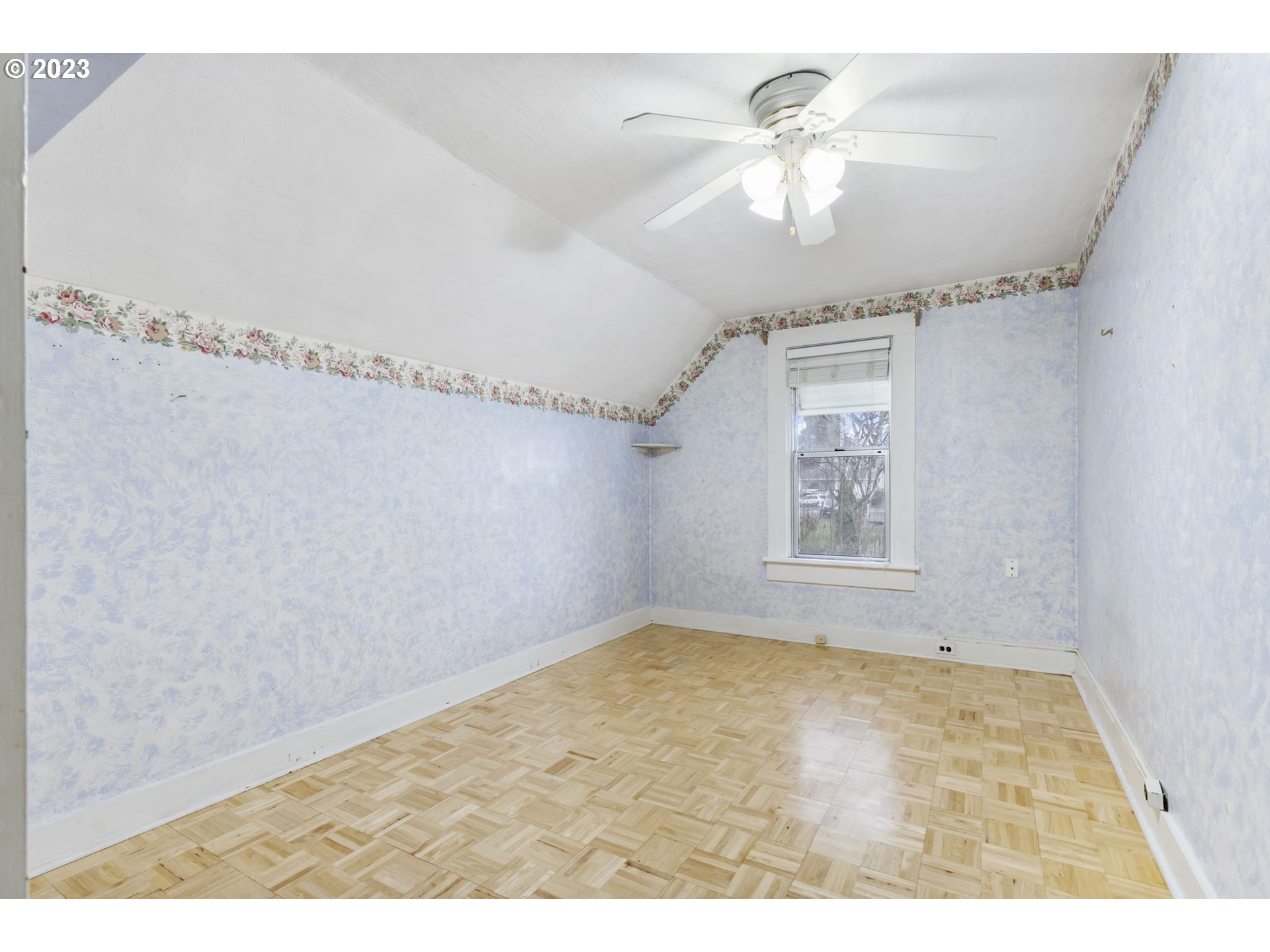 108 South 4th Avenue Ridgefield, WA 98642 - Photo 20 of 32 a view of room with a ceiling fan and window