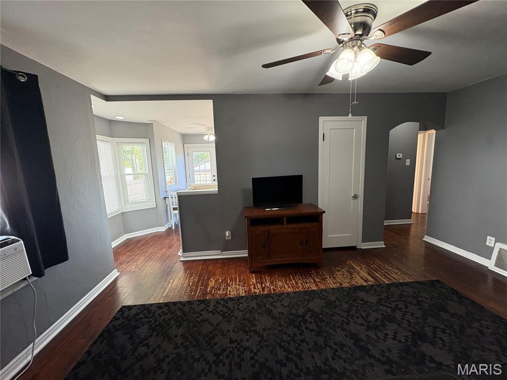 121 Jefferson Barracks Road St. Louis, MO 63125 - Photo 3 of 14 Gallery Image 3