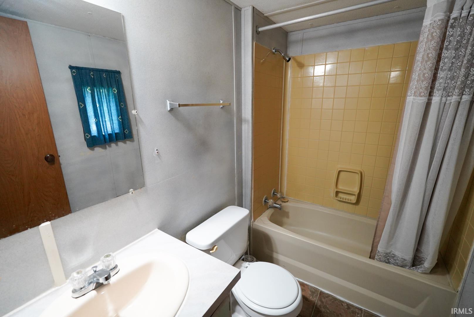 646 West Seitz Street Jasper, IN 47546 - Photo 7 of 13