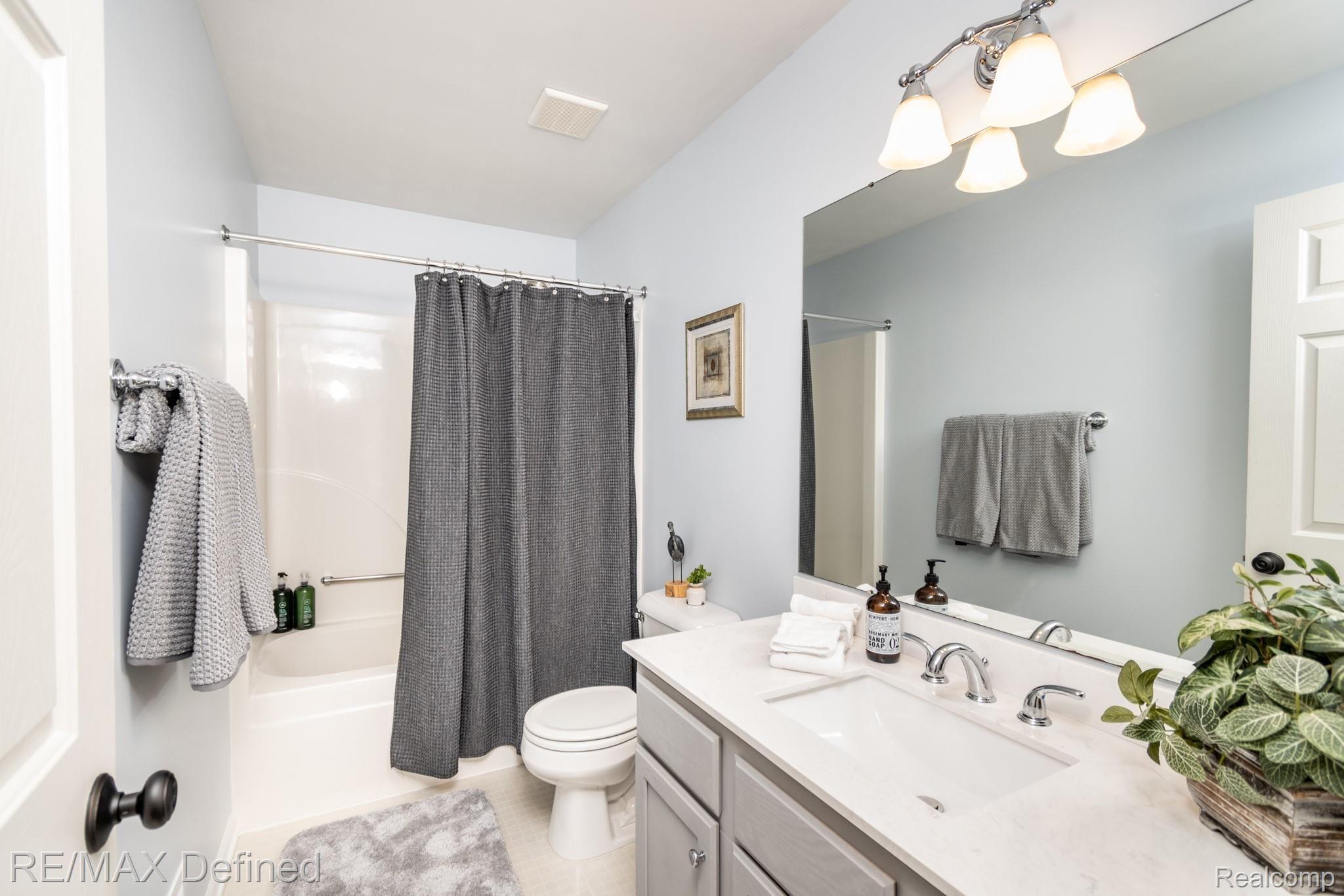 5070 Clarkston Road Clarkston, MI 48348 - Photo 61 of 83 DSC_2211.jpg