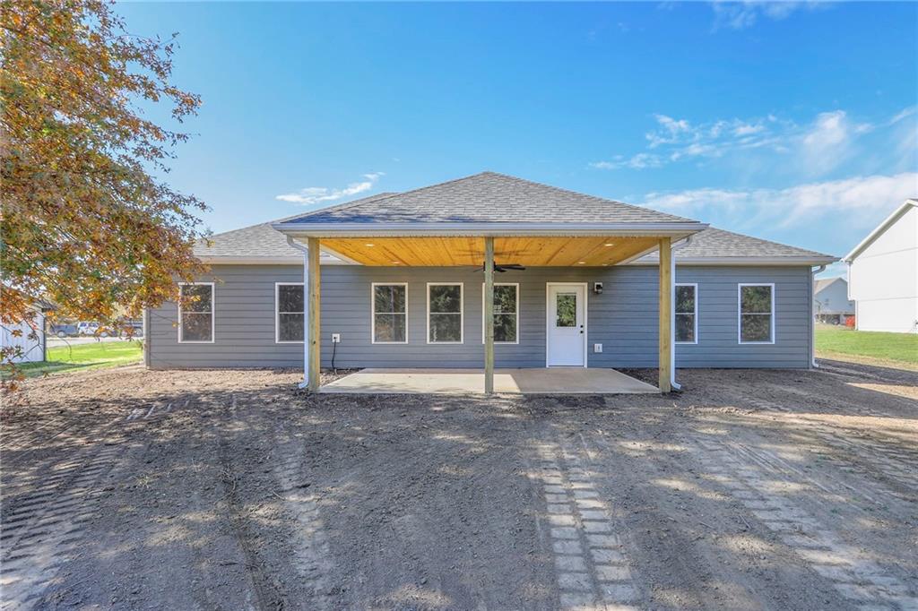 310 Northeast 51st Road Warrensburg, MO 64093 - Photo 15 of 17