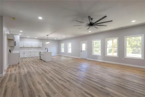 $395,000 | 310 Northeast 51st Road, Warrensburg, MO 64093