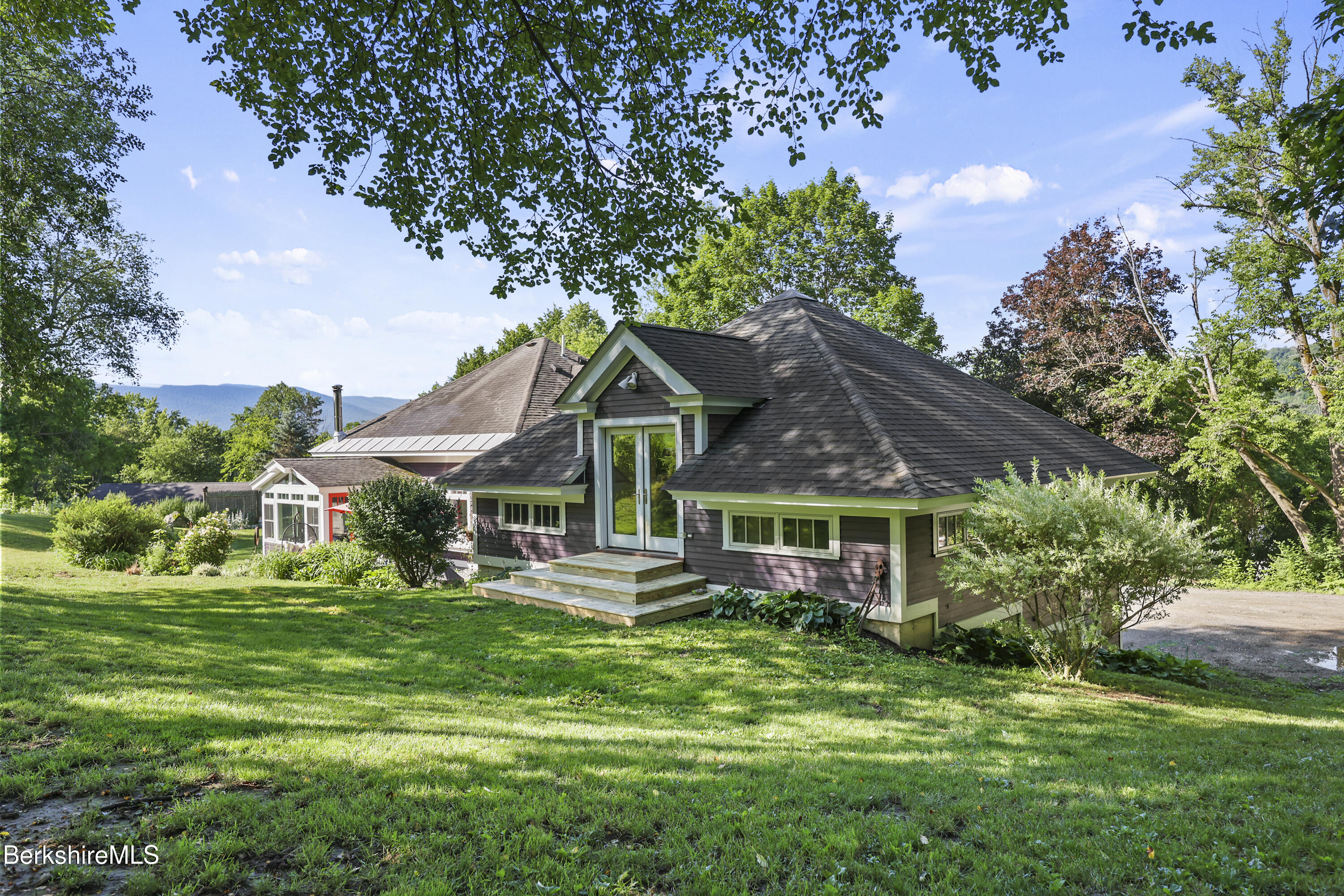 1020 Simonds Road Williamstown, MA 01267 - Photo 46 of 53 Exterior Back