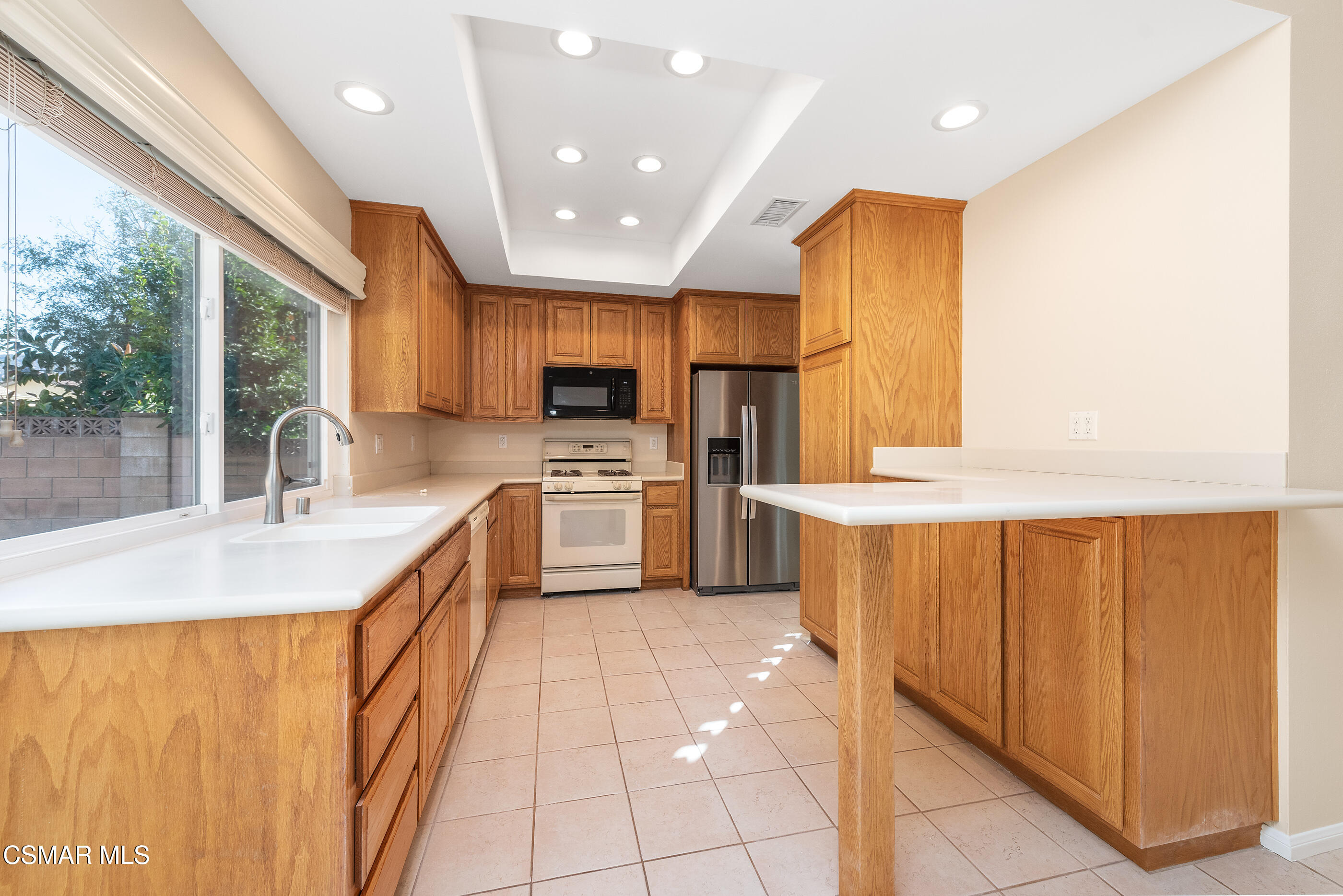 2248 Stow Street Simi Valley, CA 93063 - Photo 16 of 41 Kitchen