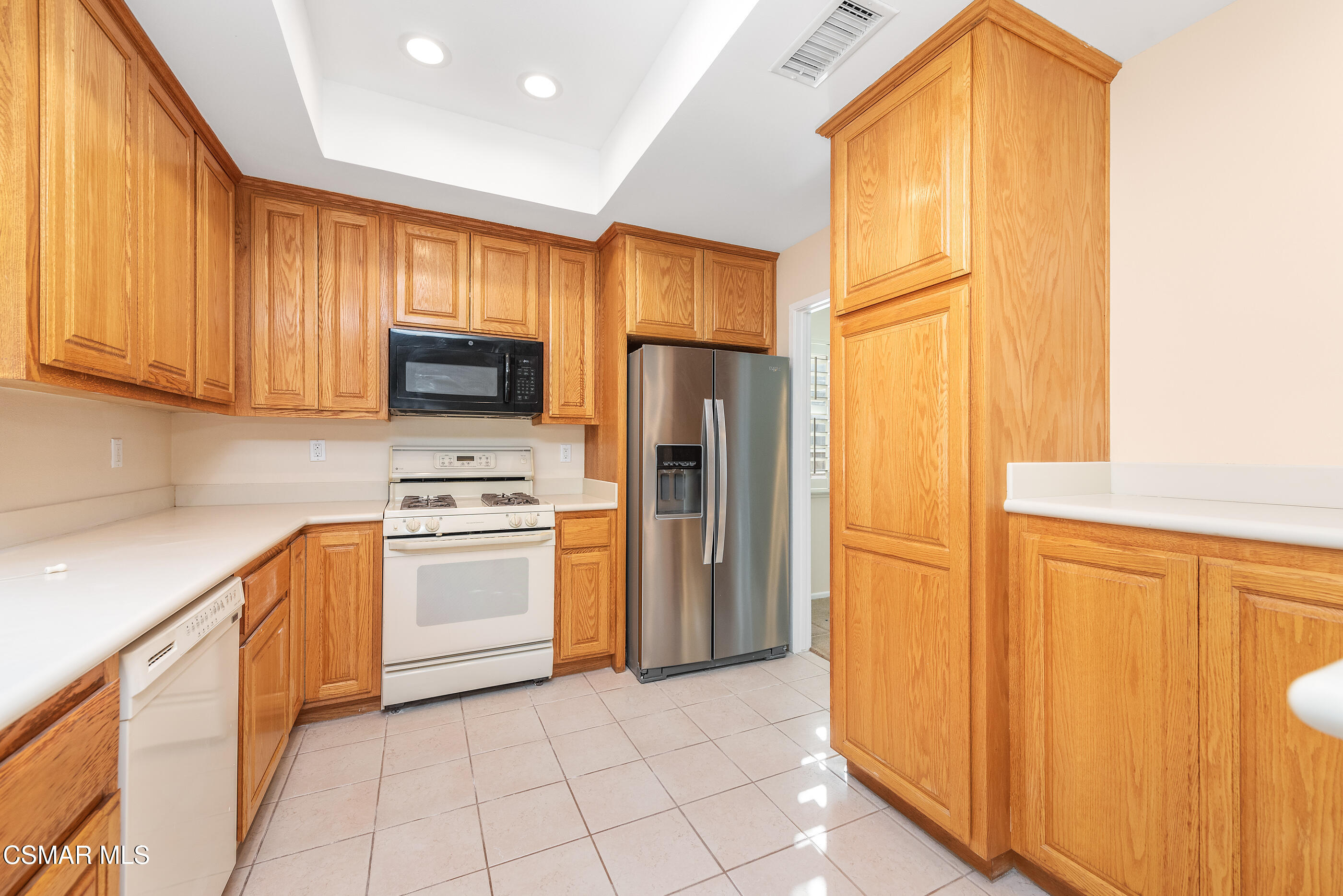 2248 Stow Street Simi Valley, CA 93063 - Photo 17 of 41 Kitchen
