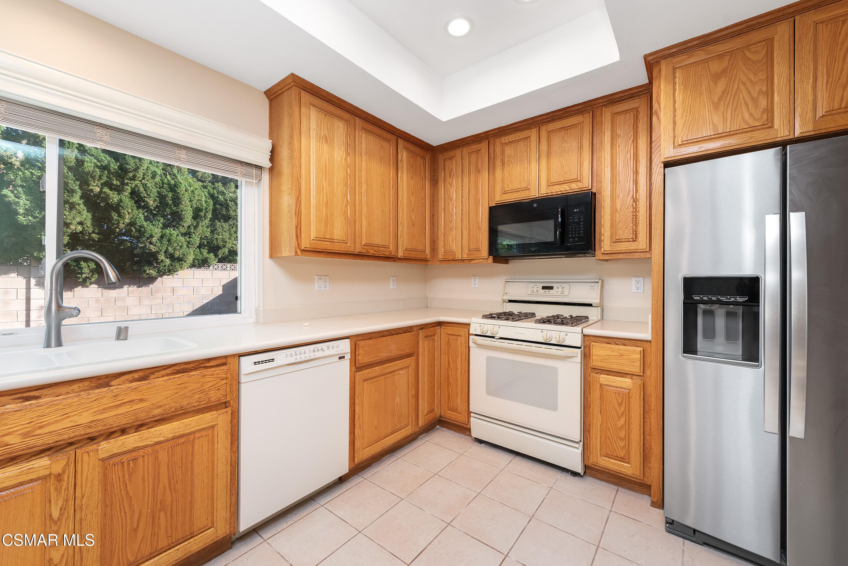 2248 Stow Street Simi Valley, CA 93063 - Photo 20 of 41 Kitchen