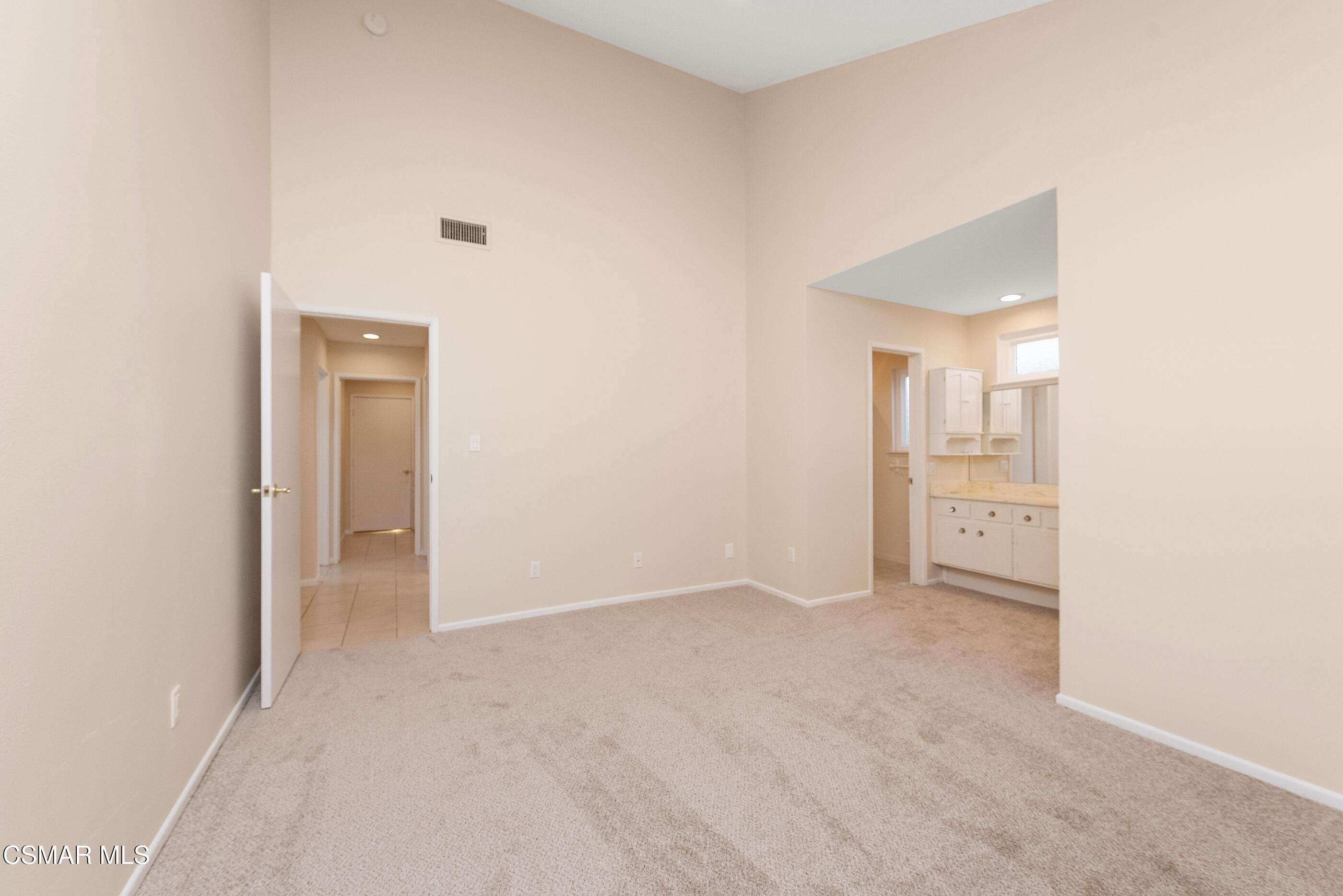 2248 Stow Street Simi Valley, CA 93063 - Photo 31 of 41 Primary Suite