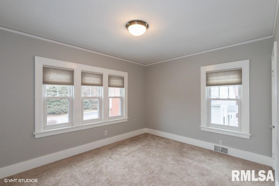 1803 Jersey Ridge Road Davenport, IA 52803 - Photo 11 of 19 Gallery Image 11