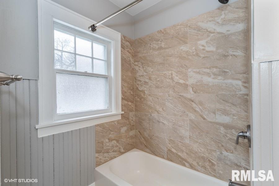 1803 Jersey Ridge Road Davenport, IA 52803 - Photo 13 of 19 Gallery Image 13