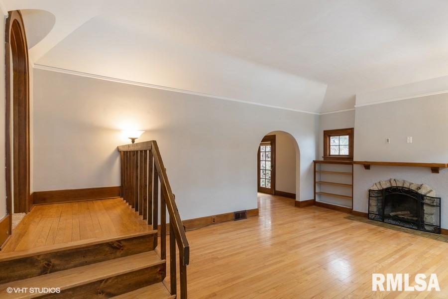 1803 Jersey Ridge Road Davenport, IA 52803 - Photo 3 of 19 Gallery Image 3