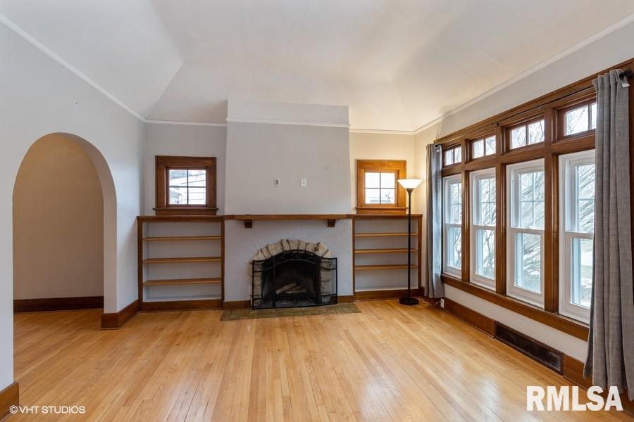 1803 Jersey Ridge Road Davenport, IA 52803 - Photo 4 of 19 Gallery Image 4