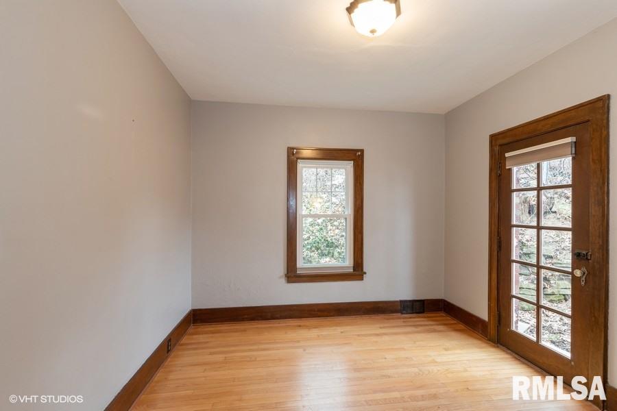 1803 Jersey Ridge Road Davenport, IA 52803 - Photo 6 of 19 Gallery Image 6