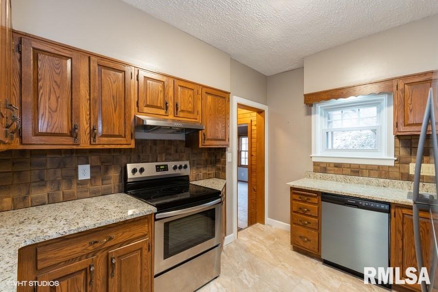 1803 Jersey Ridge Road Davenport, IA 52803 - Photo 7 of 19 Gallery Image 7