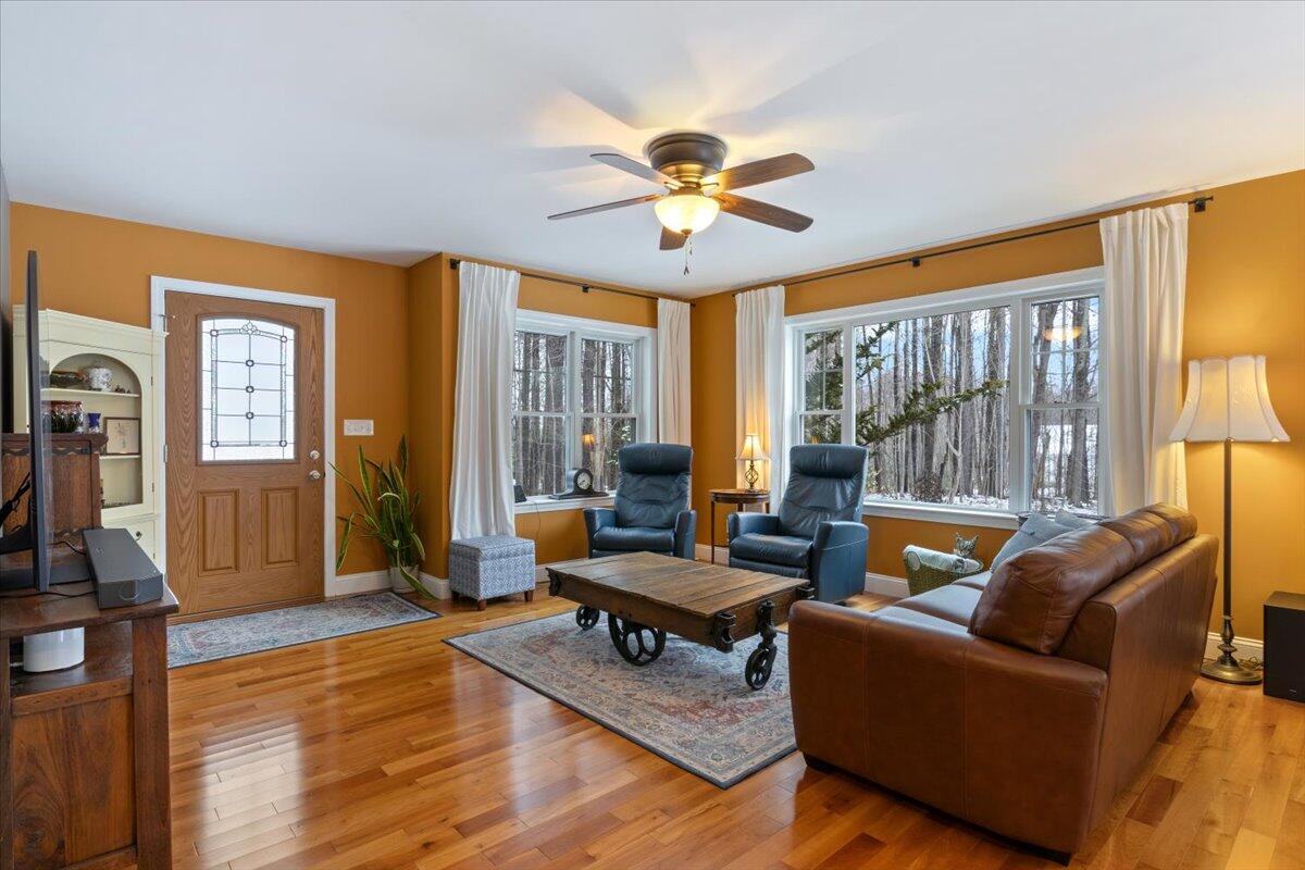 282 West Road Waterboro, ME 04087 - Photo 6 of 32 Livingroom