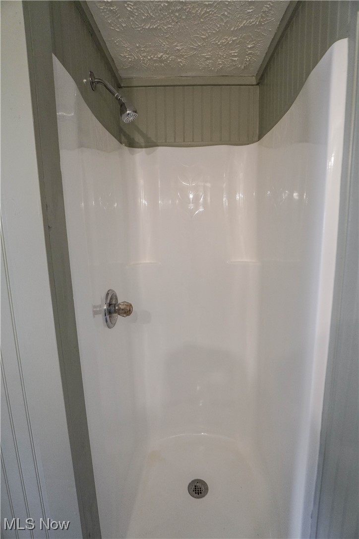 6930 Waterloo Road Atwater, OH 44201 - Photo 19 of 35 Full Bathroom