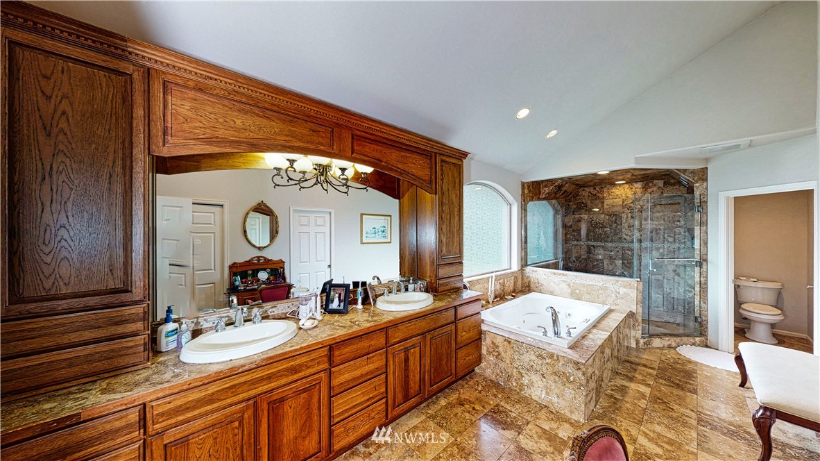 4830 Fobes Road Snohomish, WA 98290 - Photo 22 of 35 a very nice looking room with a large window