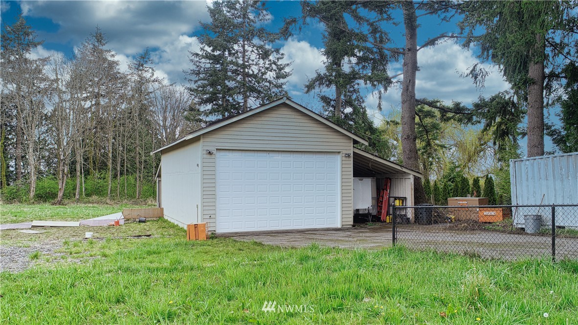 4830 Fobes Road Snohomish, WA 98290 - Photo 34 of 35 a view of backyard of house and trees