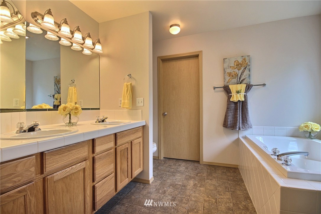 3818 Northeast 14th Place Renton, WA 98056 - Photo 13 of 23