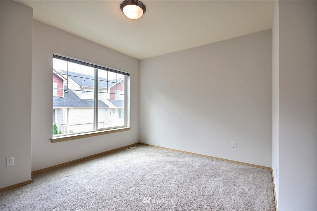 3818 Northeast 14th Place Renton, WA 98056 - Photo 16 of 23