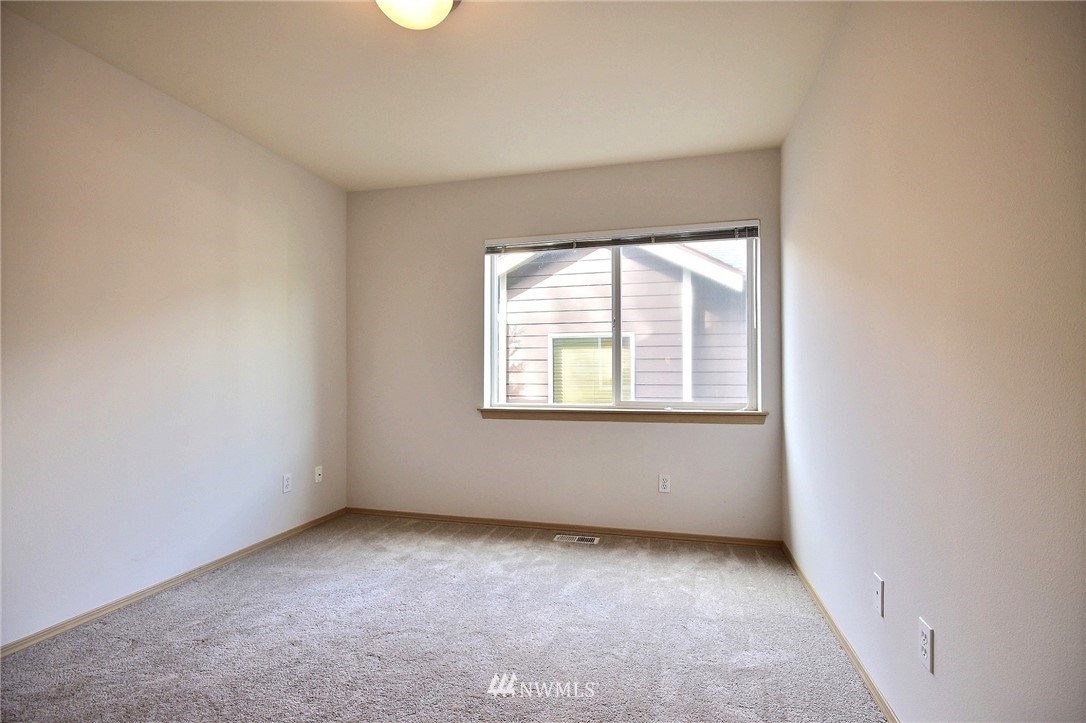 3818 Northeast 14th Place Renton, WA 98056 - Photo 17 of 23