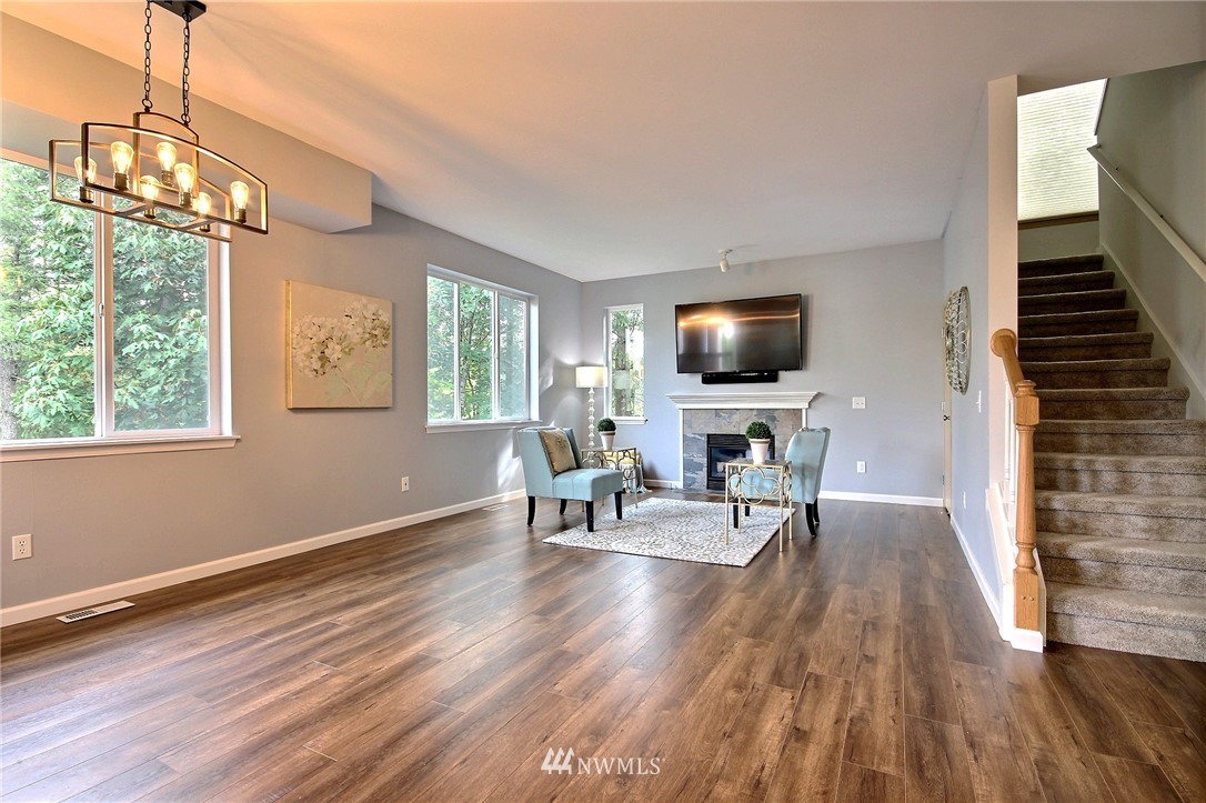 3818 Northeast 14th Place Renton, WA 98056 - Photo 4 of 23