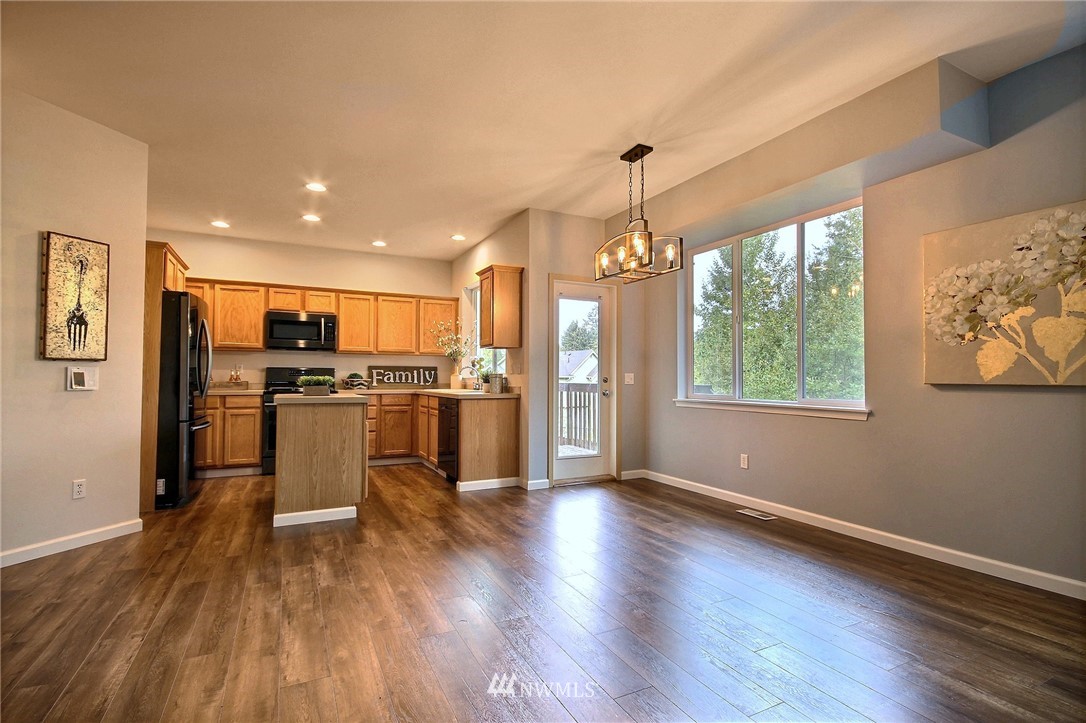3818 Northeast 14th Place Renton, WA 98056 - Photo 6 of 23
