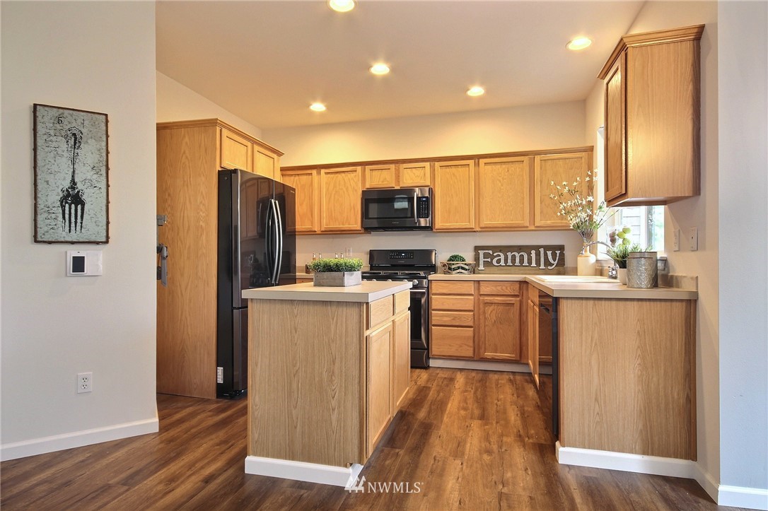 3818 Northeast 14th Place Renton, WA 98056 - Photo 7 of 23