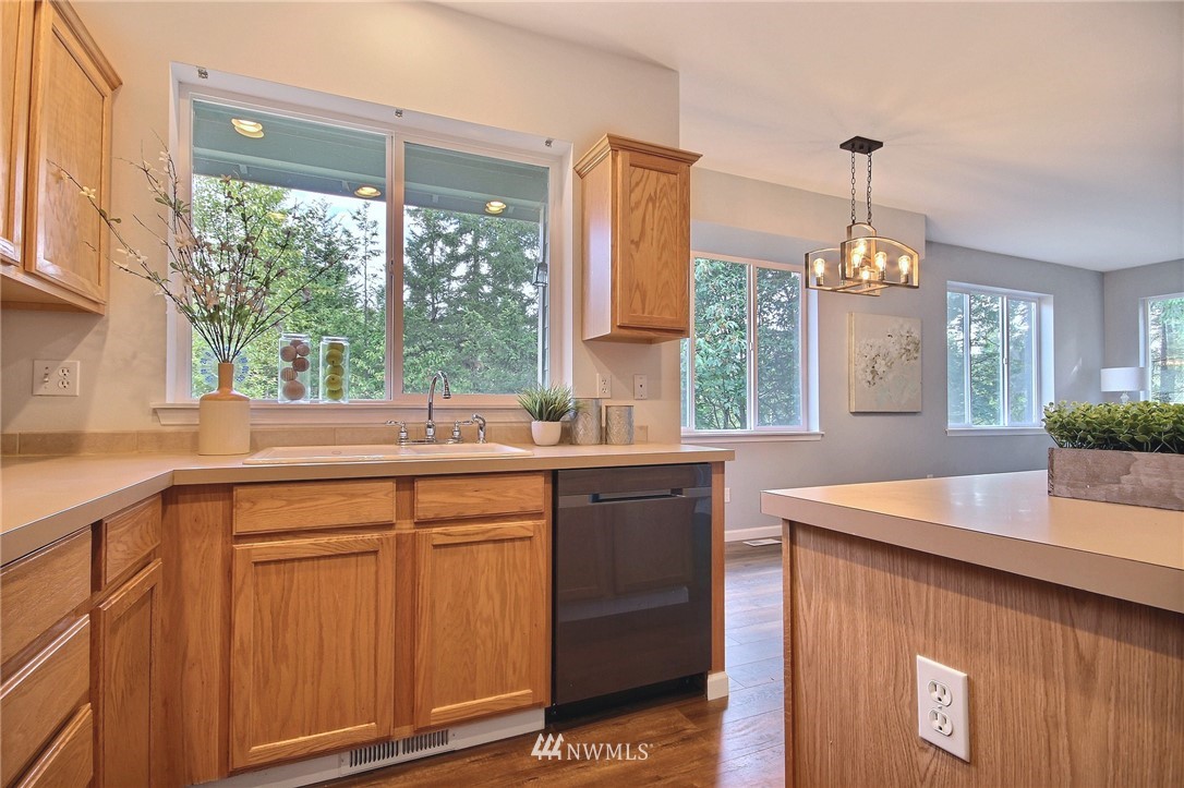 3818 Northeast 14th Place Renton, WA 98056 - Photo 9 of 23
