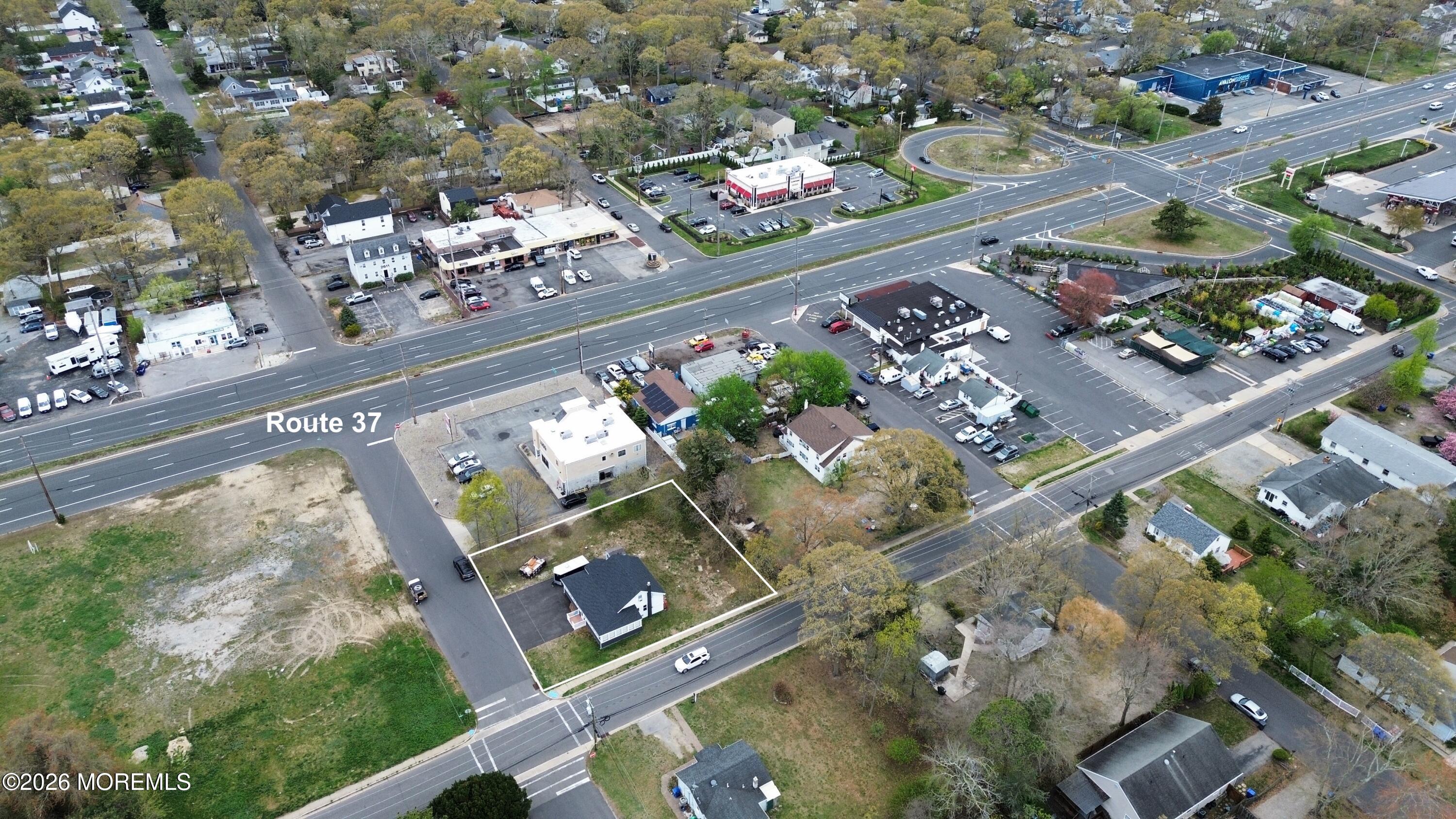 506 Lloyd Road Toms River, NJ 08753 - Photo 27 of 31 dji_fly_20260420_142104_624_177670927264
