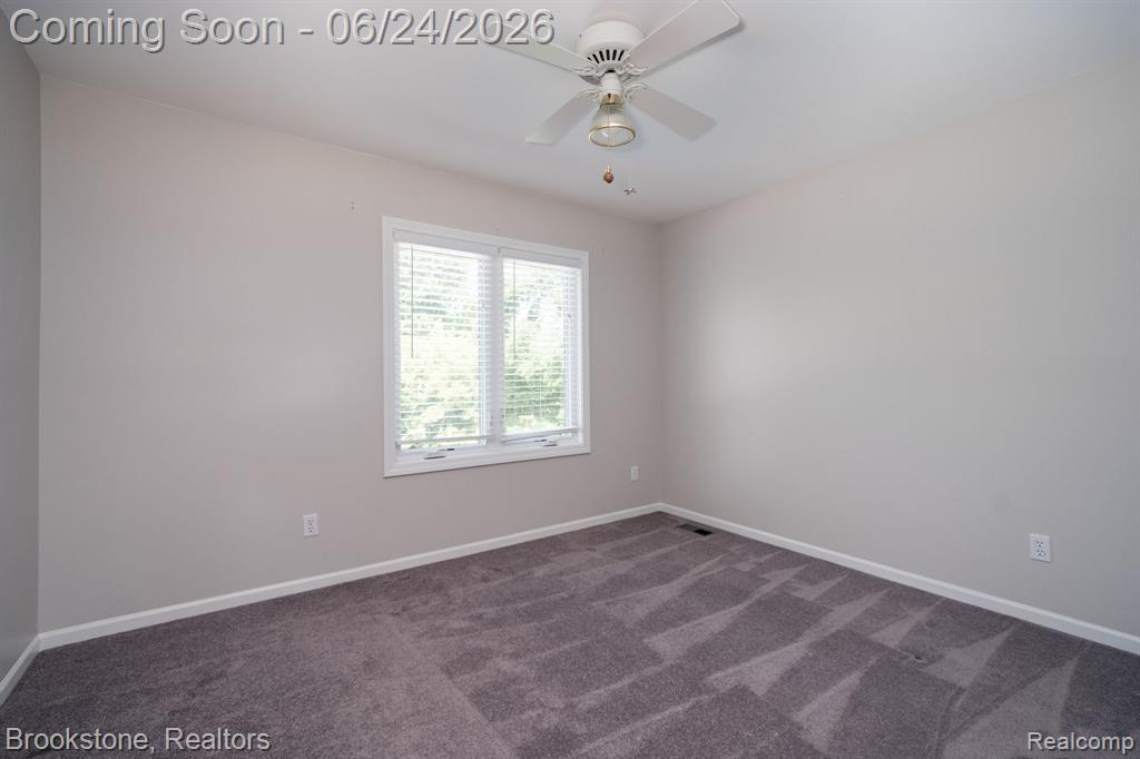 3812 Kossuth Road Lake Orion, MI 48360 - Photo 25 of 47
