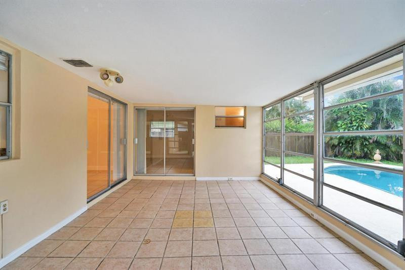 9662 Southwest 1st Place Boca Raton, FL 33428 - Photo 15 of 20 Photo 15