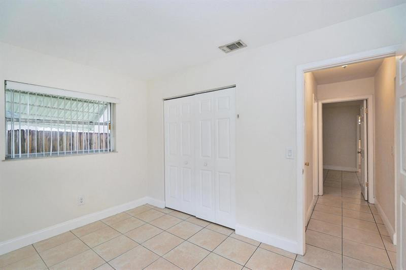 9662 Southwest 1st Place Boca Raton, FL 33428 - Photo 7 of 20 Photo 7