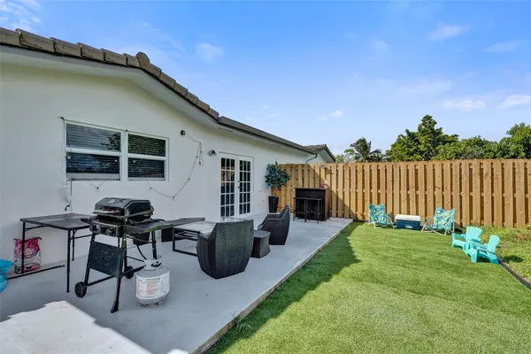 $750,000 | 4017 Woodside Drive, Coral Springs, FL 33065