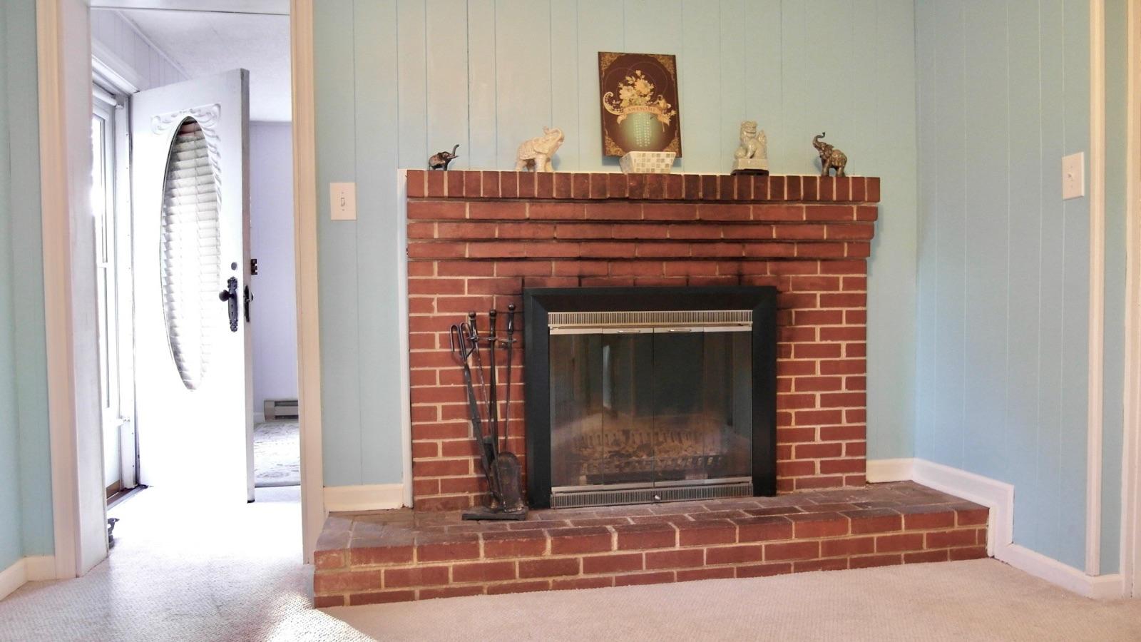 2333 York Road Southwest Roanoke, VA 24015 - Photo 3 of 17 10