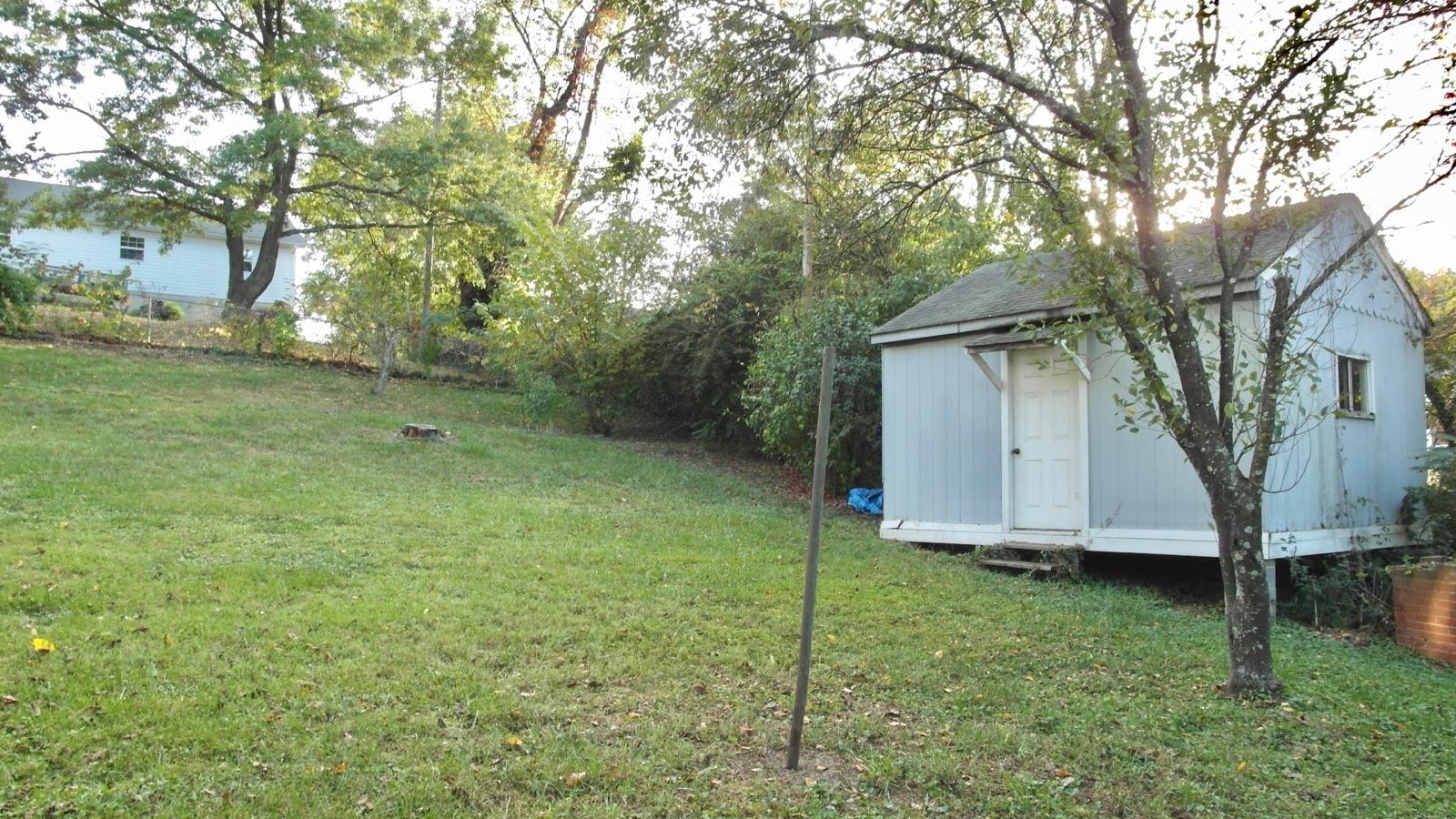 2333 York Road Southwest Roanoke, VA 24015 - Photo 9 of 17 3